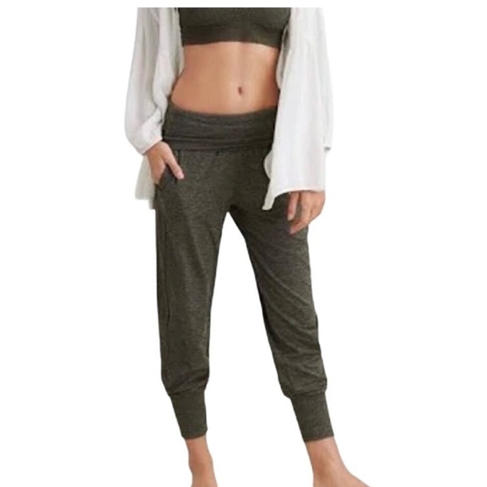 Offline by Aerie Women's Fold Over Waist Short Court Joggers Black Heather Large